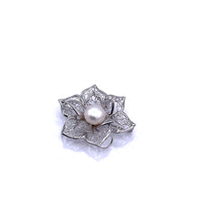 Load image into Gallery viewer, Freshwater Pearl Brooch with Sterling Silver