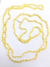 Cargar imagen en el visor de la galería, Butter Amber Long Necklace