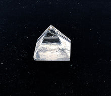 Cargar imagen en el visor de la galería, Gemstone Pyramid