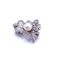 Load image into Gallery viewer, Freshwater Pearl Brooch with Sterling Silver