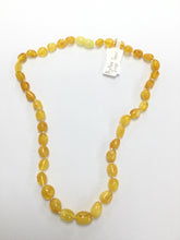 Cargar imagen en el visor de la galería, Amber Tear Drop Necklace