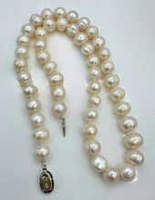 将图片加载到图库查看器,Freshwater pearl necklace with round silver clasp