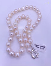 将图片加载到图库查看器,White Pearl Necklace with Metal Heart 8mm 16"