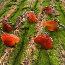 将图片加载到图库查看器,Carnelian Horse Keychain