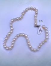 将图片加载到图库查看器,Freshwater pearl necklace with round silver clasp 8mm 18"