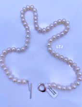 将图片加载到图库查看器,White Pearl Necklace with metal heart clasp 22" 8mm