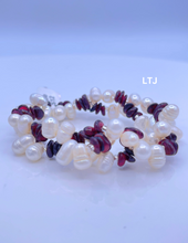 将图片加载到图库查看器,Pearl + Gemstones chip grapes bracelet