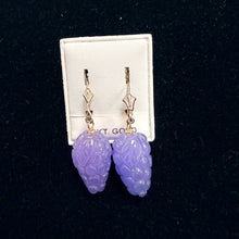 Load image into Gallery viewer, Lavender Jade Grape Earrings with Gold