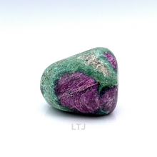 将图片加载到图库查看器,Ruby in Zoisite Tumbled