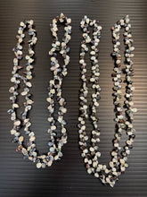 Cargar imagen en el visor de la galería, Black+White Keshi Pearl Long Necklace