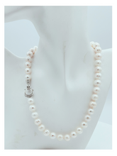 将图片加载到图库查看器,Natural Pearl (CZ Lock) 18" Necklaces