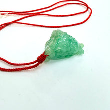 Загрузить изображение в средство просмотра галереи, Burmese Jade Frog Pendant