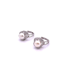 Load image into Gallery viewer, White Pearl Flower Ring with Sterling Silver