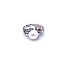 Load image into Gallery viewer, Natural Freshwater Pearl with Sterling Silver Ring