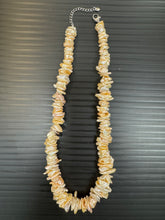 Cargar imagen en el visor de la galería, Peach Stacked Keshi Pearl Necklace