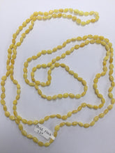 Cargar imagen en el visor de la galería, Butter Amber Long Necklace