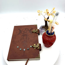 Cargar imagen en el visor de la galería, Leather Notebook with 7 Chakra Stones