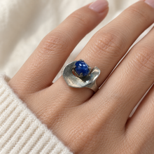 Load image into Gallery viewer, Single Sapphire Sculptural Silver Ring
