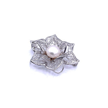 Load image into Gallery viewer, Freshwater Pearl Brooch with Sterling Silver