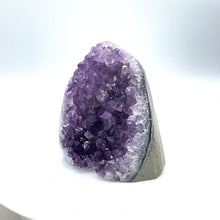 将图片加载到图库查看器,Amethyst Geode Medium