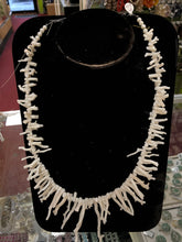 Load image into Gallery viewer, White Coral Brunch Necklace