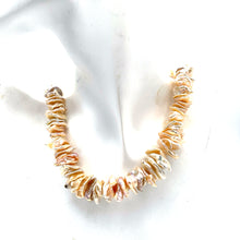Cargar imagen en el visor de la galería, Peach Stacked Keshi Pearl Necklace