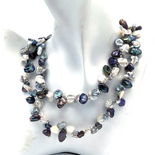 Cargar imagen en el visor de la galería, Black+White Keshi Pearl Long Necklace