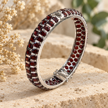 Cargar imagen en el visor de la galería, Garnet Bangle with Sterling Silver