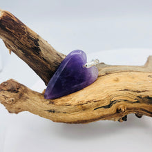 Cargar imagen en el visor de la galería, Amethyst Flat Pendant