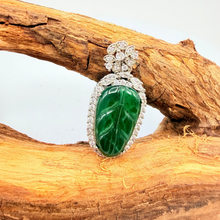 Cargar imagen en el visor de la galería, Jade with Diamonique Pendant