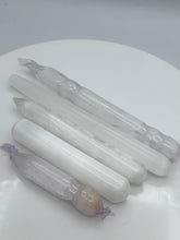 Load image into Gallery viewer, Selenite Wand