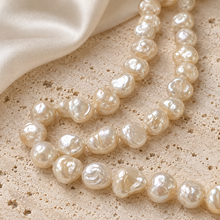 Загрузить изображение в средство просмотра галереи, White Small Rice Pearl Long Necklace