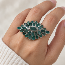 Загрузить изображение в средство просмотра галереи, Emerald Layered Rhombus Ring in Sterling Silver