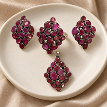 Load image into Gallery viewer, Ruby Nugget Rhombus Set