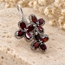 Load image into Gallery viewer, Garnet Three-Flower Style Earring