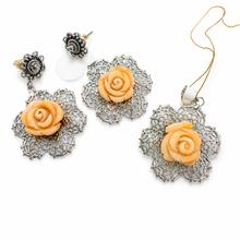 Cargar imagen en el visor de la galería, Angel Skin Coral Rose Earrings and Pendant Set