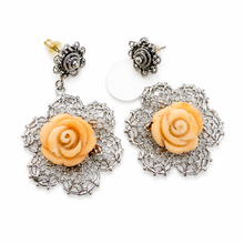 Cargar imagen en el visor de la galería, Angel Skin Coral Rose Earrings and Pendant Set