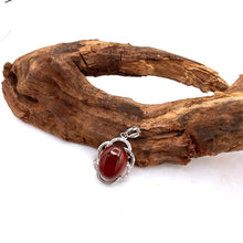 Cargar imagen en el visor de la galería, Burmese Garnet 5A Pendant