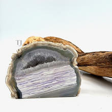 Cargar imagen en el visor de la galería, Natural Agate Geode