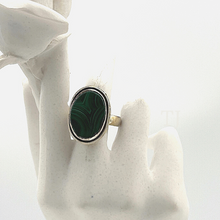 Load image into Gallery viewer, Oval shaped malachite ring in sterling silver