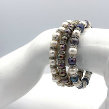 Load image into Gallery viewer, Natural fresh water pearl with cz stretchy bracelets