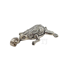 Load image into Gallery viewer, Silver frog pendant