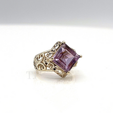 Load image into Gallery viewer, Amethyst table cut ring in sterling silver (antique design)