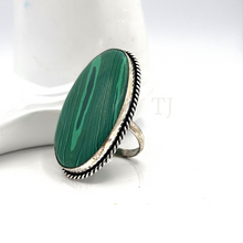 Cargar imagen en el visor de la galería, Silver coated malachite Ring