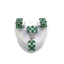Cargar imagen en el visor de la galería, Emerald set in sterling silver