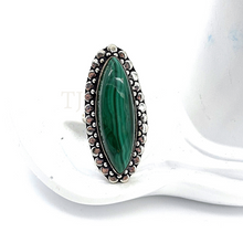 Cargar imagen en el visor de la galería, Silver coated malachite Ring