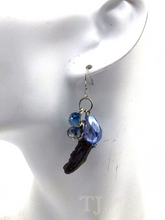 Load image into Gallery viewer, Fresh water pearl earrings in sterling silver