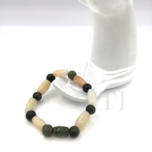 Загрузить изображение в средство просмотра галереи, Jade bracelet with elastic string