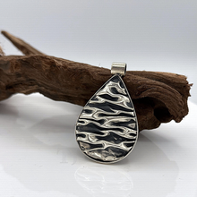 Load image into Gallery viewer, Silk Wave Pendant