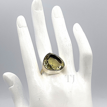 Load image into Gallery viewer, Pear shaped topaz ring in sterling silver